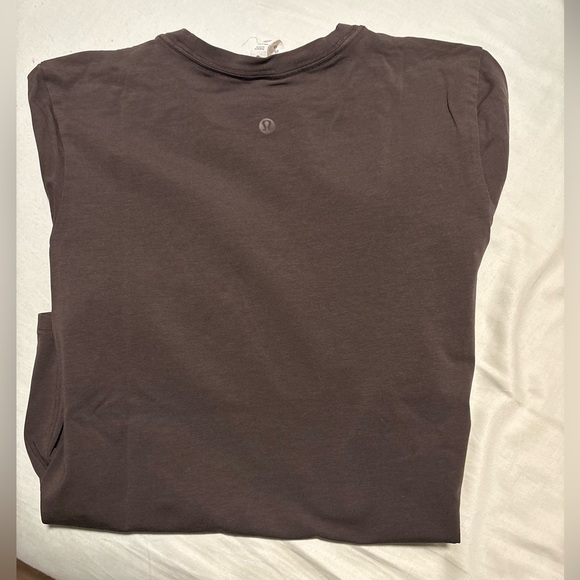 Lululemon Tee- 6 - Picture 3 of 3